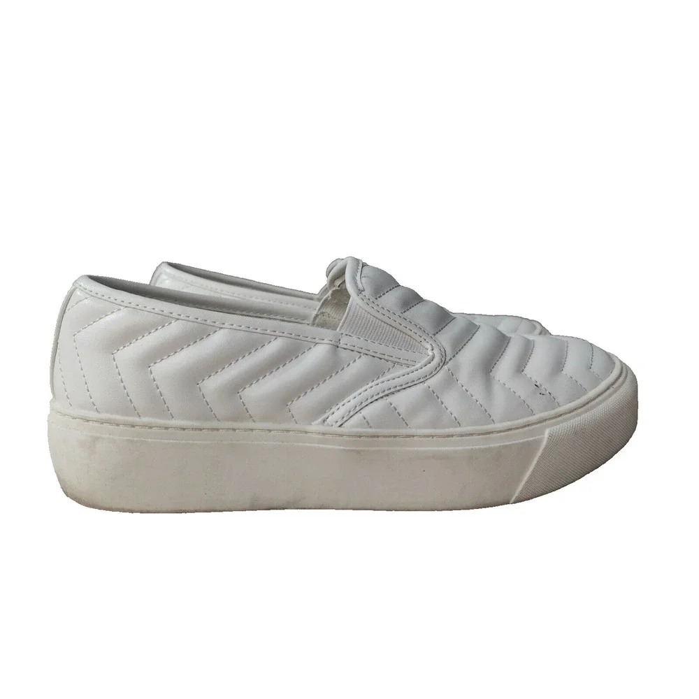 WILD PAIR Womens White Milann Toe Platform Slip On Athletic‎ Sneakers 9.5